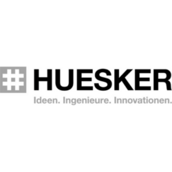 Das Logo der Firma Huesker mit dem Slogan Ideen, Ingenieure, Innovationen. auf weißem Hintergrund.